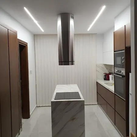 Melanos Fully Renovated Townhouse With Private Pool Apartment *