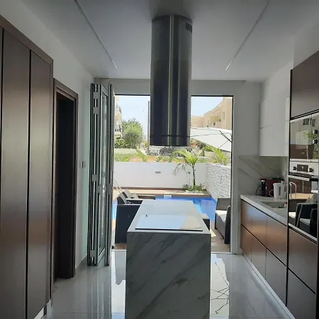 Melanos Fully Renovated Townhouse With Private Pool Apartment Paphos