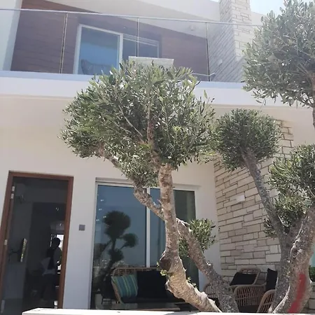 Melanos Fully Renovated Townhouse With Private Pool Apartment